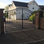 Windsor automatic driveway gate with circles