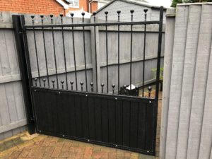 Ball top gate with infills