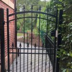 Single side garden gate